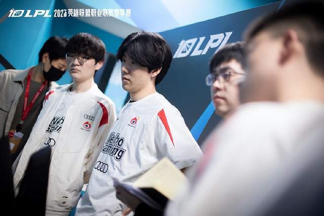 外界偏见的 外界偏见的