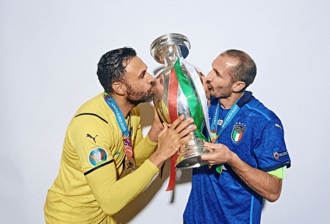 在近三届国 在近三届国